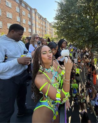 Can_we_all_take_a_moment_for__LeighAnne27s_incredible__NottingHillCarnival_look__The_star_hit_th.jpg