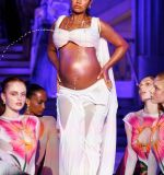 shutterstock_editorial_Di_Petsa_Catwalk_London_Fashi_17161673ap.jpg